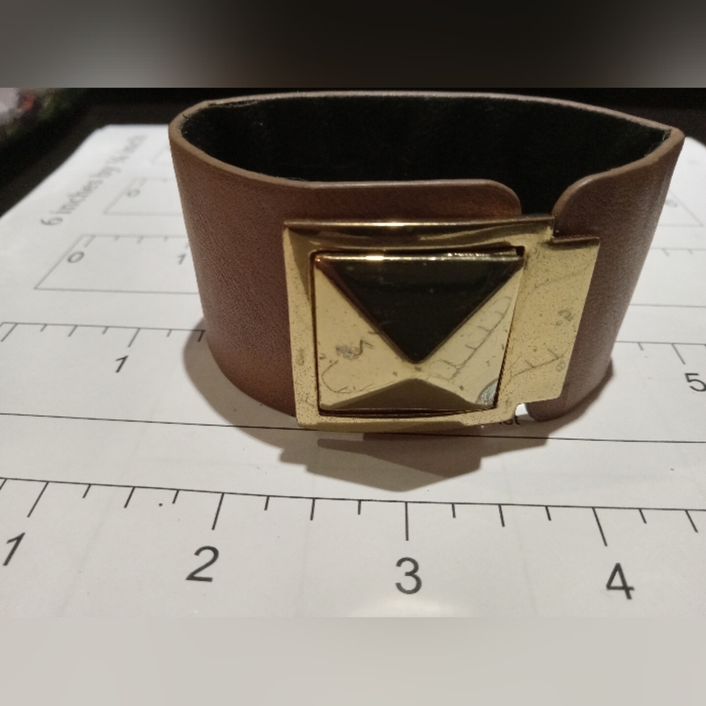 5 Leather Braclets - Picture 2 of 10